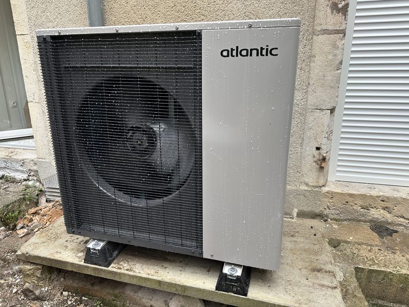 Unité extérieure sur plots