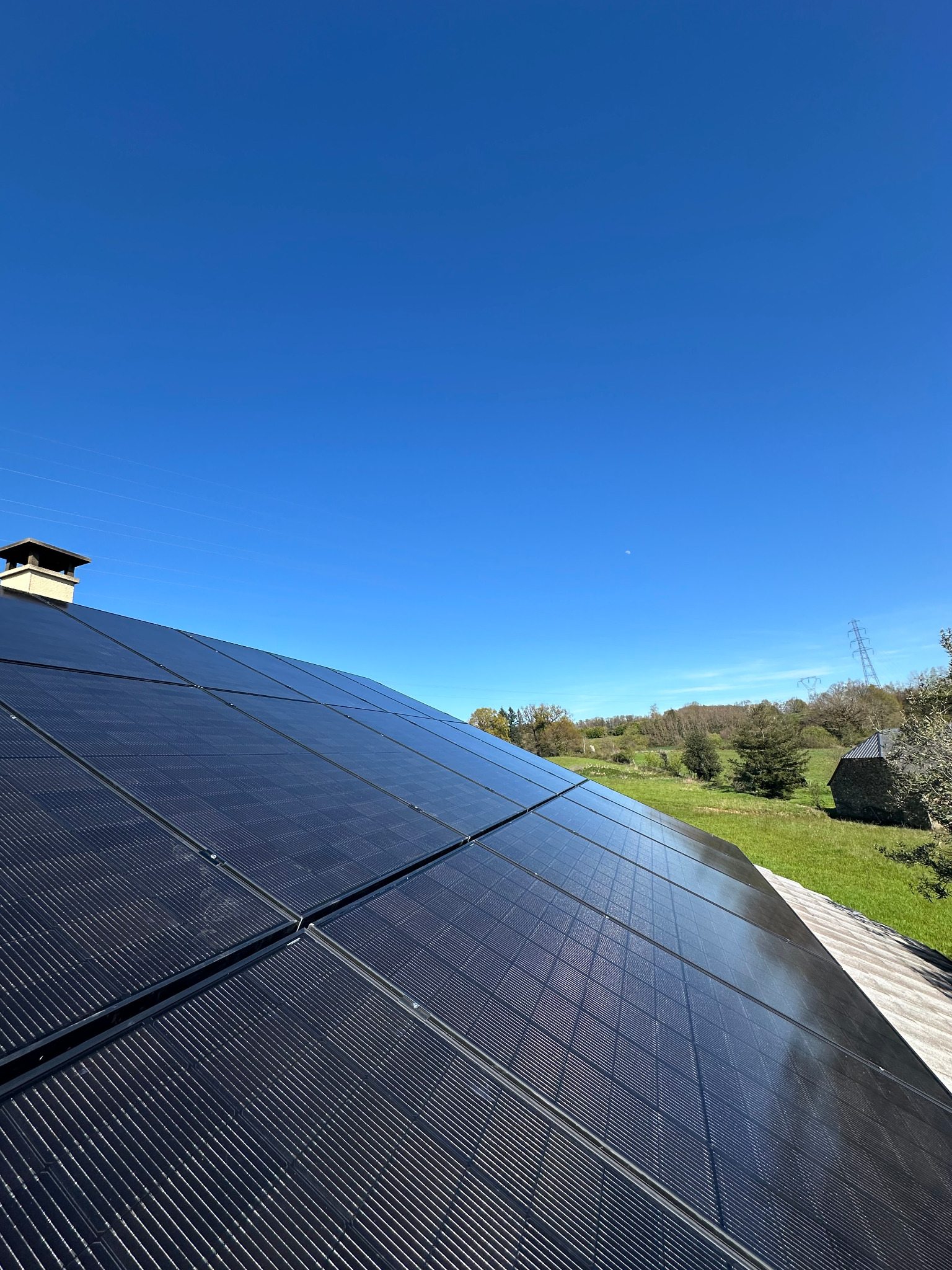 Panneaux photovoltaïques full black Enphase à Sainte-Féréole